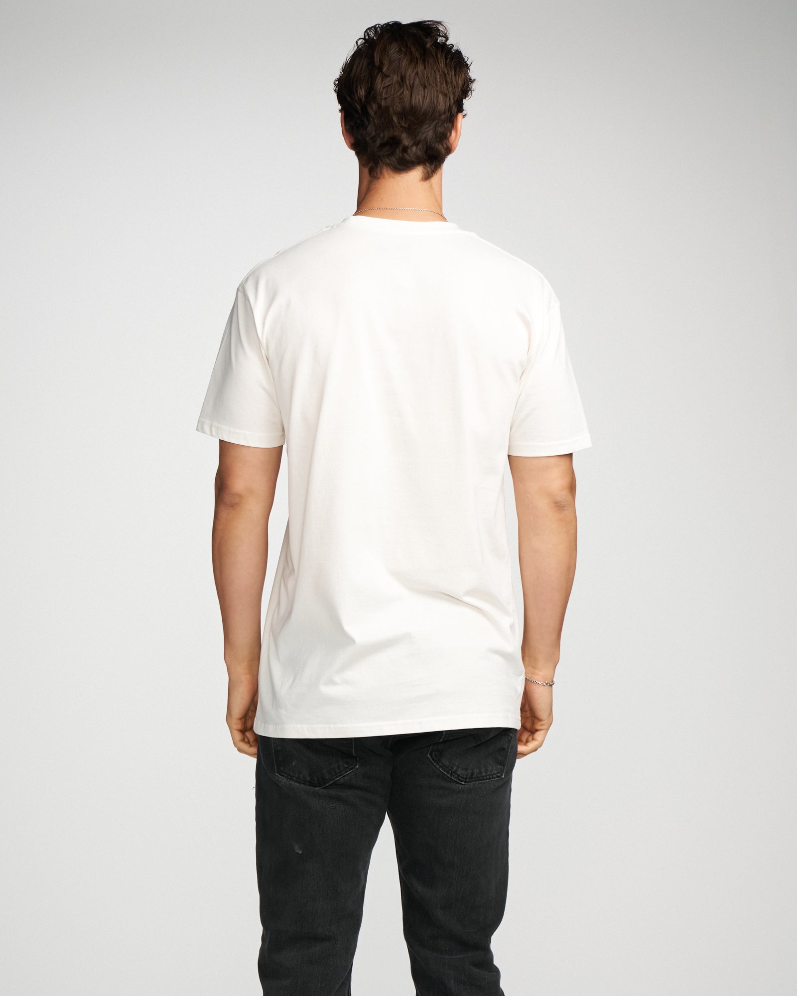 LIGHTWEIGHT TEE